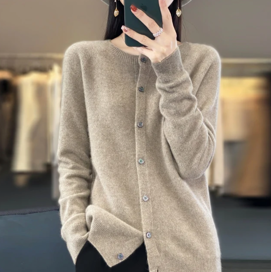 VIVIENNE I WAARM GEMÜTLECH STRICKJACKE