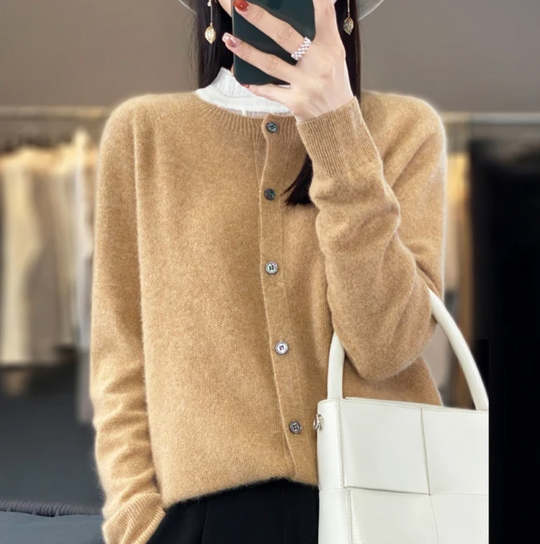 VIVIENNE I WAARM GEMÜTLECH STRICKJACKE
