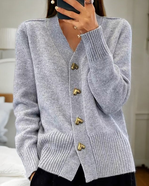 Adele | Elegante Cardigan mat Häerzknäpper
